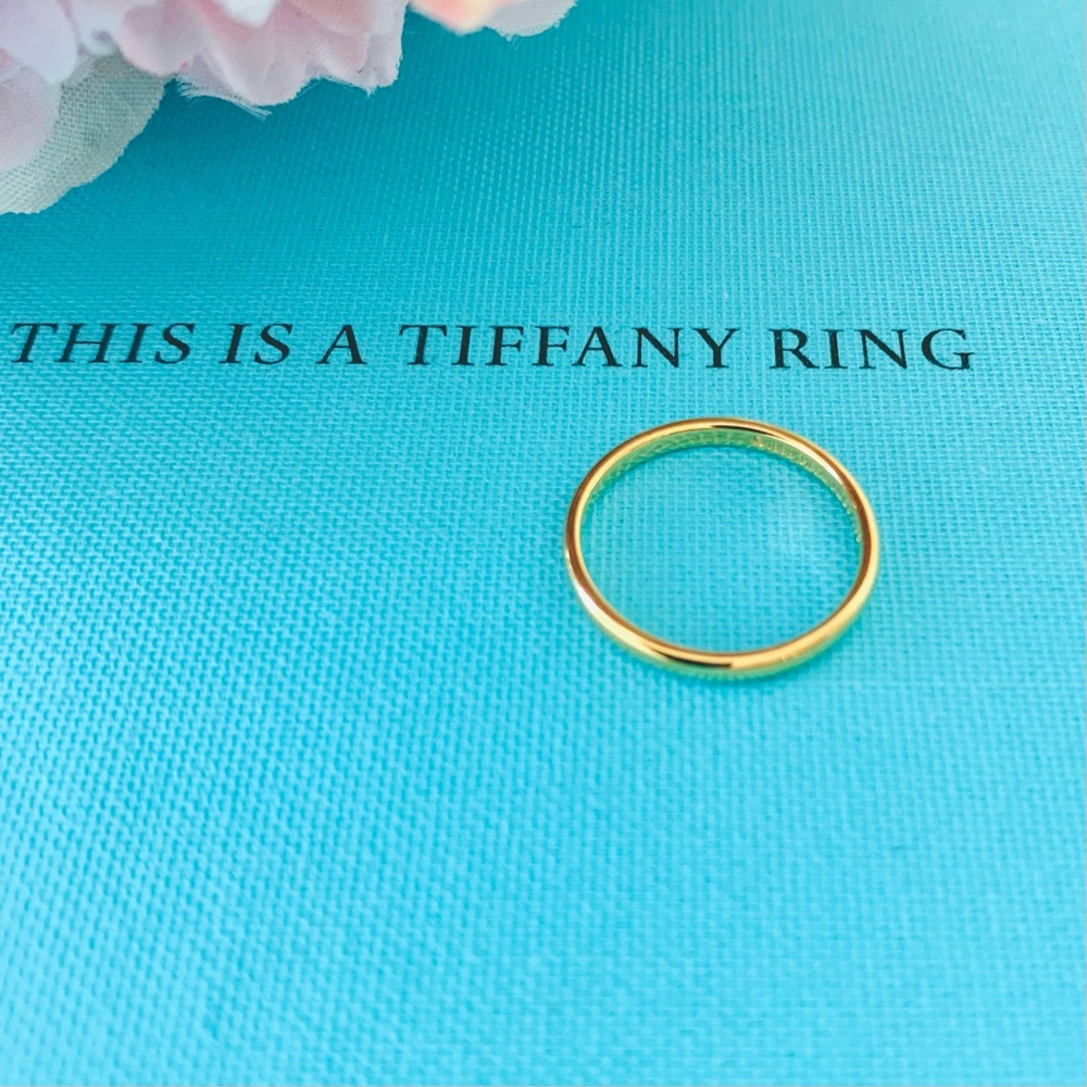Tiffany & Co Lucida Wedding Band Ring 18K Yellow Gold Size 4.5 2mm Authentic